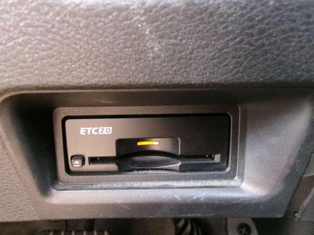 セレナ 2.0 ハイウェイスターV W電動スライド レーダークルコン レーンアシスト LEDランプ ワンオーナー車 盗難防止システム ETC装備 カーテンエアバッグ アルミホイール キーフリー メモリ-ナビ ナビTV エアコン ドラレコ(9枚目)