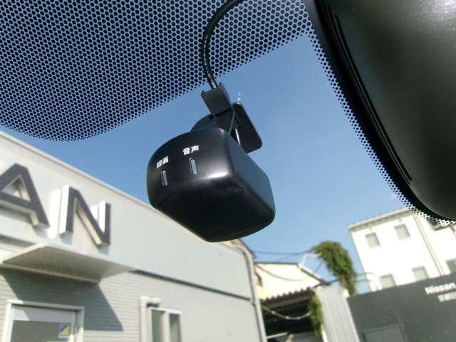 セレナ 2.0 ハイウェイスター V 両側オートスライド アラウンドモニター サイドエアバッグ アラウンドビュ- 1オナ アルミ 衝突被害軽減 LDP エアバッグ 両側オートスライドドア LEDライト インテリジェントキー サイドカメラ メモリーナビ ナビTV ドラレコ ABS(7枚目)