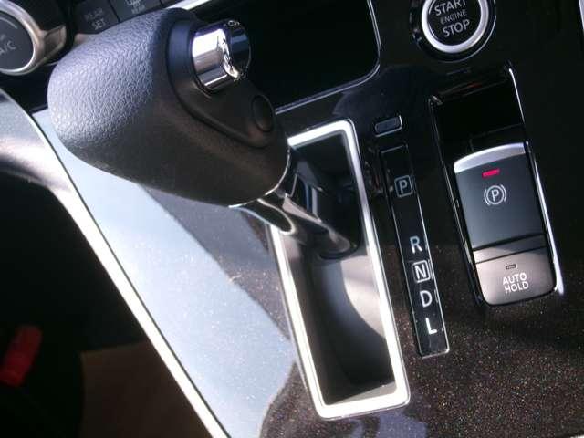 セレナ 2.0 ハイウェイスター V 両側オートスライド アラウンドモニター サイドエアバッグ アラウンドビュ- 1オナ アルミ 衝突被害軽減 LDP エアバッグ 両側オートスライドドア LEDライト インテリジェントキー サイドカメラ メモリーナビ ナビTV ドラレコ ABS(11枚目)