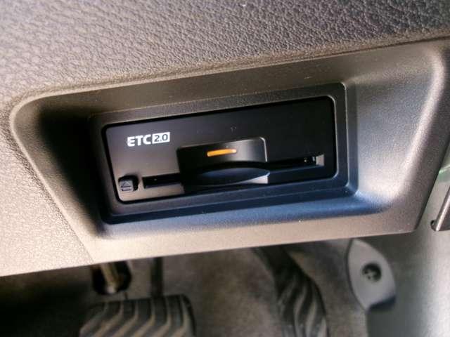 セレナ ２．０　ハイウェイスターＶ　日産コネクトナビＴＶ＋アラウンドビューモニ　Ｗ電動スライド　レーダークルコン　レーンアシスト　ＬＥＤランプ　ワンオーナー車　盗難防止システム　ＥＴＣ装備　カーテンエアバッグ　アルミホイール　キーフリー　メモリ－ナビ　ナビＴＶ　エアコン　ドラレコ（9枚目）