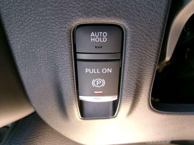 セレナ ２．０　ハイウェイスターＶ　日産コネクトナビＴＶ＋アラウンドビューモニ　Ｗ電動スライド　レーダークルコン　レーンアシスト　ＬＥＤランプ　ワンオーナー車　盗難防止システム　ＥＴＣ装備　カーテンエアバッグ　アルミホイール　キーフリー　メモリ－ナビ　ナビＴＶ　エアコン　ドラレコ（17枚目）