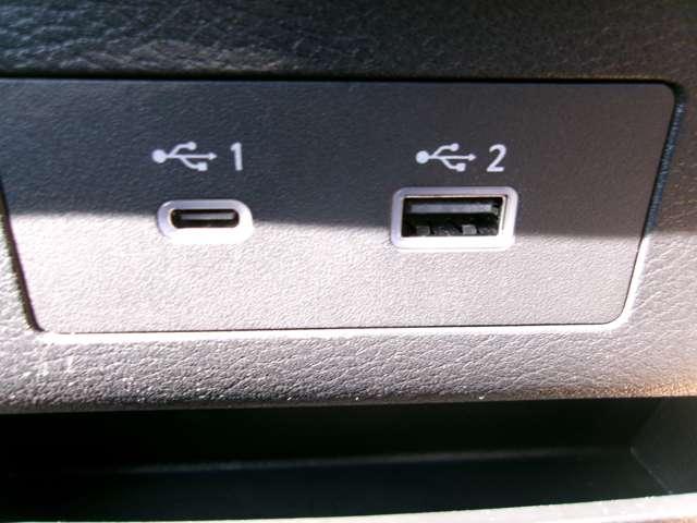 セレナ ２．０　ハイウェイスターＶ　日産コネクトナビＴＶ＋アラウンドビューモニ　Ｗ電動スライド　レーダークルコン　レーンアシスト　ＬＥＤランプ　ワンオーナー車　盗難防止システム　ＥＴＣ装備　カーテンエアバッグ　アルミホイール　キーフリー　メモリ－ナビ　ナビＴＶ　エアコン　ドラレコ（20枚目）