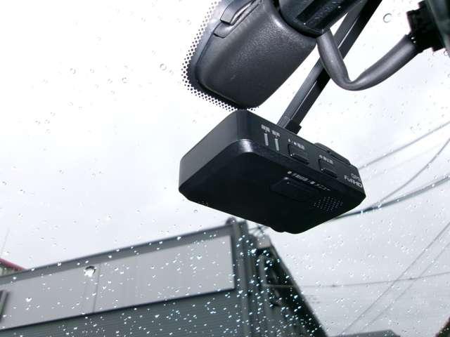 マーチ 1.2 X Vセレクション メモリーナビTV バックモニター ナビ ドラレコ 盗難防止装置 スマートキー オートエアコン キーフリー アイドリングストップ Wエアバック ワンオーナー ABS パワーウィンドウ パワーステアリング メモリーナビ 運転席エアバッグ(6枚目)