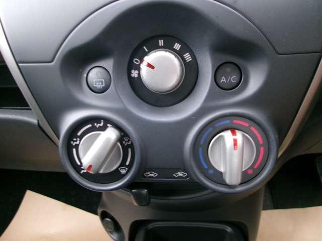 マーチ 1.2 X Vセレクション メモリーナビTV バックモニター ナビ ドラレコ 盗難防止装置 スマートキー オートエアコン キーフリー アイドリングストップ Wエアバック ワンオーナー ABS パワーウィンドウ パワーステアリング メモリーナビ 運転席エアバッグ(8枚目)