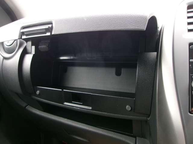 マーチ 1.2 X Vセレクション メモリーナビTV バックモニター ナビ ドラレコ 盗難防止装置 スマートキー オートエアコン キーフリー アイドリングストップ Wエアバック ワンオーナー ABS パワーウィンドウ パワーステアリング メモリーナビ 運転席エアバッグ(15枚目)