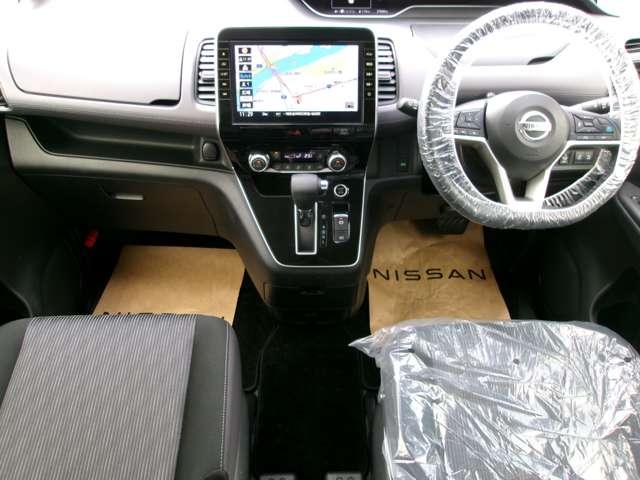 セレナ ２．０　ハイウェイスター　Ｖ　メモリーナビＴＶ　後席モニター　サイドエアバッグ　アラウンドビュ－　１オナ　アルミ　衝突被害軽減　ＬＤＰ　エアバッグ　両側オートスライドドア　ＬＥＤライト　インテリジェントキー　サイドカメラ　メモリーナビ　アイドリングストップ（3枚目）