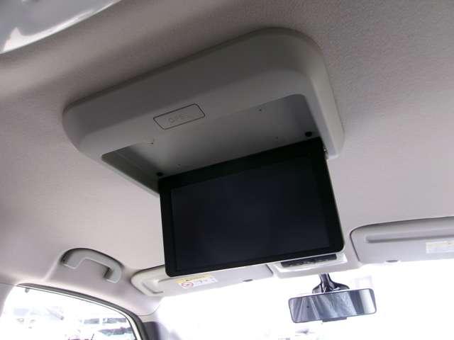 セレナ ２．０　ハイウェイスター　Ｖ　メモリーナビＴＶ　後席モニター　サイドエアバッグ　アラウンドビュ－　１オナ　アルミ　衝突被害軽減　ＬＤＰ　エアバッグ　両側オートスライドドア　ＬＥＤライト　インテリジェントキー　サイドカメラ　メモリーナビ　アイドリングストップ（7枚目）