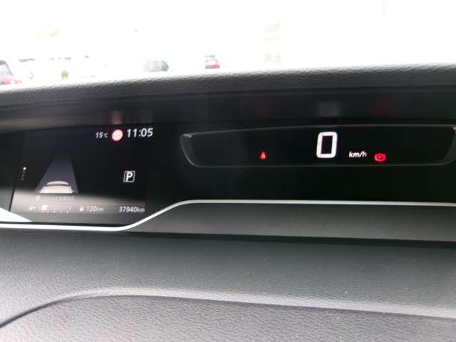 セレナ ２．０　ハイウェイスター　Ｖ　メモリーナビＴＶ　後席モニター　サイドエアバッグ　アラウンドビュ－　１オナ　アルミ　衝突被害軽減　ＬＤＰ　エアバッグ　両側オートスライドドア　ＬＥＤライト　インテリジェントキー　サイドカメラ　メモリーナビ　アイドリングストップ（11枚目）