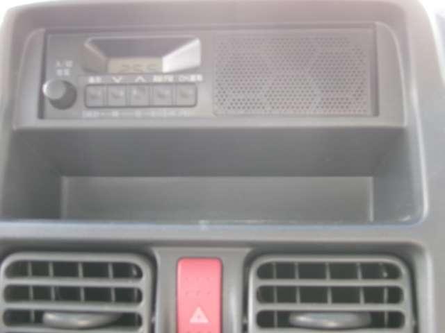 NT100クリッパートラック 660 DX 4WD 4WD 5速マニュアル車 エアコン パワステ Wエアバッグ ワンオーナー車 運転席エアバック PS 4WD エアコンパワステ ABS 寒冷地仕様(15枚目)