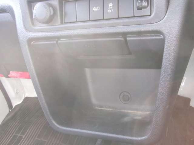 NT100クリッパートラック 660 DX 4WD 4WD 5速マニュアル車 エアコン パワステ Wエアバッグ ワンオーナー車 運転席エアバック PS 4WD エアコンパワステ ABS 寒冷地仕様(16枚目)