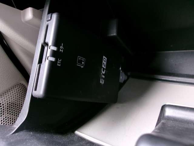 NV100クリッパーリオ 660 G ハイルーフ 4WD メモリーナビTV バックモニター ブレーキサポート バックモニター レーンキープアシスト スマートキ 盗難防止装置 ETC付き キーフリーシステム エアコン フルタイム4WD ドラレコ 助手席エアバッグ ワンセグTV I-STOP(7枚目)