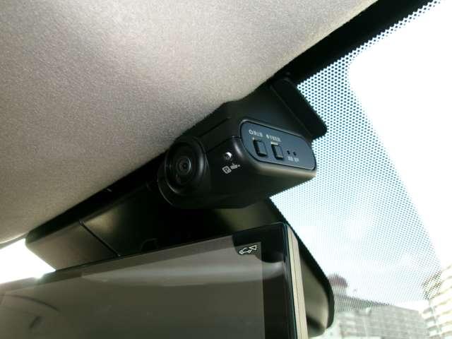 オーラ 1.2 G NCナビ+ETC2.0+SOS+ワイヤレス充電+BOSE+プ 自動(被害軽減)ブレーキ LED LKA サイドカメラ ETC ドライブレコーダー カーテンエアバッグ イモビライザー アルミホイール 禁煙 インテリジェントキー パワーウィンドウ ワンオーナー(10枚目)