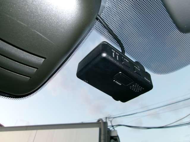 セレナ 1.2 e-POWER ハイウェイスター V 360°カメラ エマジェンシーブレーキ スマキー バックカメラ LED レーンアシスト クルコン ドラレコ Aストップ イモビ フルオートエアコン アルミホイール エアバック メモリーナビ キーフリー(7枚目)