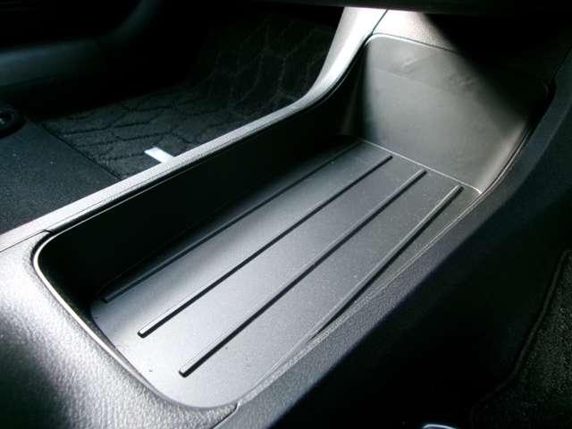 ノート 1.2 X メモリーナビ バックモニター リアカメラ 衝突被害軽減ブレ-キ ETC付 LEDヘッドライト レーンアシスト インテリジェントキー ワンオーナー ドラレコ ワンセグTV TVナビ サイドカーテンエアバック メモリーナビ キーレス(19枚目)