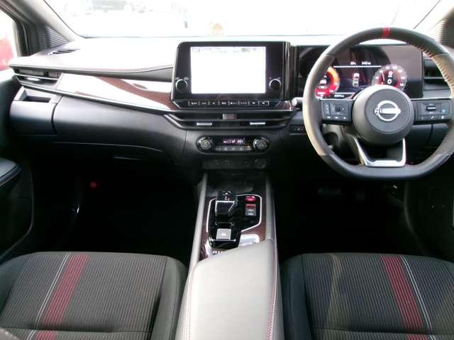 オーラ 1.2 NISMO 日産コネクトナビ+通信ユニット+SOSコール+ カーテンエアバッグ エマブレ インテリキー ETC ドラレコ 車線逸脱警報 ワンセグ キーフリーシステム ダブルエアバック アルミホイール 運転席エアバッグ メモリーナビ アイドリングストップ ABS(3枚目)