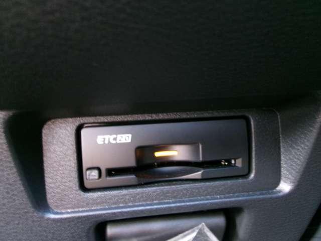 オーラ 1.2 NISMO 日産コネクトナビ+通信ユニット+SOSコール+ カーテンエアバッグ エマブレ インテリキー ETC ドラレコ 車線逸脱警報 ワンセグ キーフリーシステム ダブルエアバック アルミホイール 運転席エアバッグ メモリーナビ アイドリングストップ ABS(8枚目)