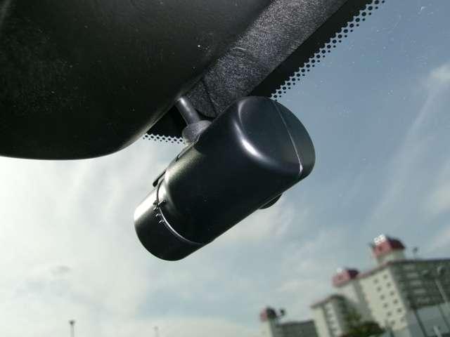 ノート 1.2 X 京都日産オリジナル限定車 リアカメラ 衝突被害軽減ブレ-キ 全方位カメラ ETC付 アルミ 禁煙車 LEDヘッドライト レーンアシスト インテリジェントキー ワンオーナー ドラレコ アイドリングストップ 盗難防止システム(9枚目)