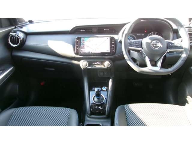 キックス １．２　Ｘ　（ｅ－ＰＯＷＥＲ）　プロパイロット　メモリーナビ　プロパイロット　メモリーナビＴＶ　アラウンドビューモニターワンオ－ナ－車　スマートキー　ＬＥＤヘッド　レーンアシスト　　盗難防止システム　ドライブレコーダー　ＥＴＣ　サイドエアバッグ　アルミ　ＡＡＣ（3枚目）