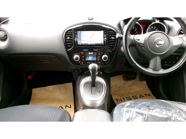 ジューク １５ＲＸ　Ｖセレクション　ドレスアップ　メモリーナビＴＶ　メモリーナビＴＶ（ＭＭ３１６Ｄ－Ｗ）アラウンドビューモニター　インテリジェントキー　レーンキープ　盗難防止装置　オートエアコン　ドライブレコーダー　アルミホイール　アイドリングストップ（3枚目）