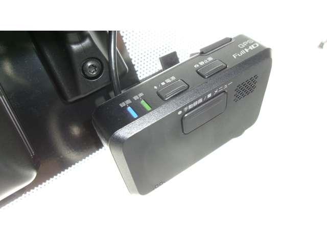 ジューク １５ＲＸ　Ｖセレクション　ドレスアップ　メモリーナビＴＶ　メモリーナビＴＶ（ＭＭ３１６Ｄ－Ｗ）アラウンドビューモニター　インテリジェントキー　レーンキープ　盗難防止装置　オートエアコン　ドライブレコーダー　アルミホイール　アイドリングストップ（7枚目）