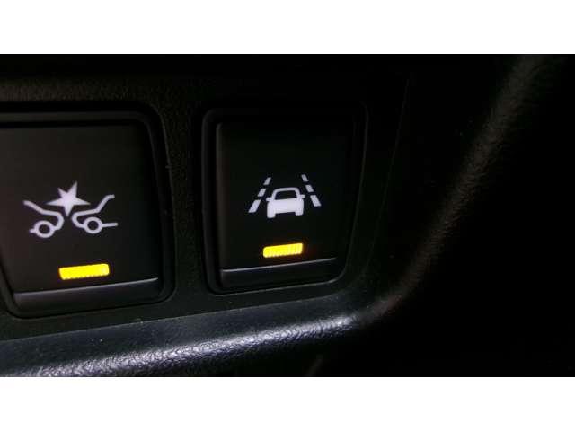 ジューク １５ＲＸ　Ｖセレクション　ドレスアップ　メモリーナビＴＶ　メモリーナビＴＶ（ＭＭ３１６Ｄ－Ｗ）アラウンドビューモニター　インテリジェントキー　レーンキープ　盗難防止装置　オートエアコン　ドライブレコーダー　アルミホイール　アイドリングストップ（13枚目）