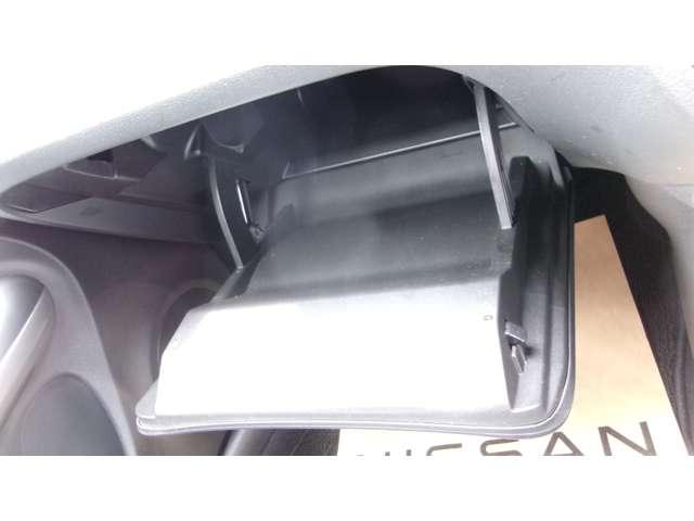 ジューク １５ＲＸ　Ｖセレクション　ドレスアップ　メモリーナビＴＶ　メモリーナビＴＶ（ＭＭ３１６Ｄ－Ｗ）アラウンドビューモニター　インテリジェントキー　レーンキープ　盗難防止装置　オートエアコン　ドライブレコーダー　アルミホイール　アイドリングストップ（20枚目）