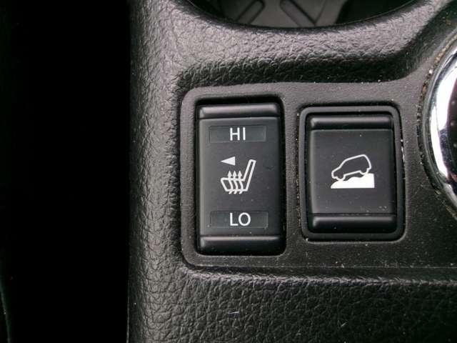 エクストレイル 20X エマージェンシーブレーキパッケージ 4WD 7人乗り メモリーナビTV バックカメラ 3列7人 スマキ- アイドリングSTOP セキュリティ 4WD アルミ LEDヘッドランプ レーンキープ ETC(13枚目)