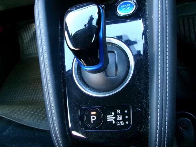 キックス Ｘ　（ｅ－ＰＯＷＥＲ）　プロパイロット　メモリーナビＴＶ　プロパイロット　メモリーナビＴＶ　ＭＭ３２０Ｄ－Ｌ　クルコン　ワンオ－ナ－車　スマートキー　ＬＥＤヘッド　レーンアシスト　盗難防止システム　ＥＴＣ　サイドエアバッグ　アルミ　Ｉストップ（12枚目）