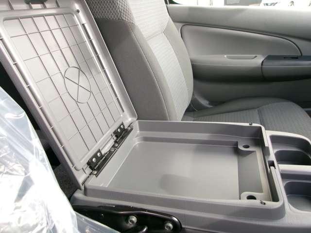 ＮＶ３５０キャラバンバン ２．５　ＤＸ　ロングボディ　ディーゼルターボ　エマージェンシーブレーキ　衝突軽減ブレーキ　エアバック　パワーウインドウ　エアコン　ワイヤレスキー　ＰＳ　ＥＴＣ付き　ＡＢＳ　盗難防止装置（19枚目）