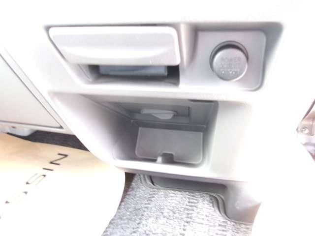 ＮＶ３５０キャラバンバン ２．５　ＤＸ　ロングボディ　ディーゼルターボ　エマージェンシーブレーキ　衝突軽減ブレーキ　エアバック　パワーウインドウ　エアコン　ワイヤレスキー　ＰＳ　ＥＴＣ付き　ＡＢＳ　盗難防止装置（20枚目）