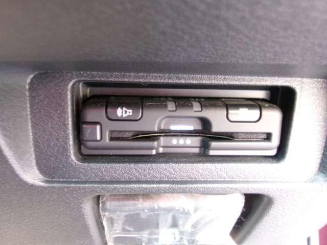 ノート １．２　Ｘ　メモリーナビＴＶ　リアカメラ　衝突被害軽減ブレ－キ　全方位カメラ　ＥＴＣ付　ＬＥＤヘッドライト　レーンアシスト　インテリジェントキー　ワンオーナー　ドラレコ　アイドリングストップ　盗難防止システム　ワンセグＴＶ　ＡＢＳ（8枚目）