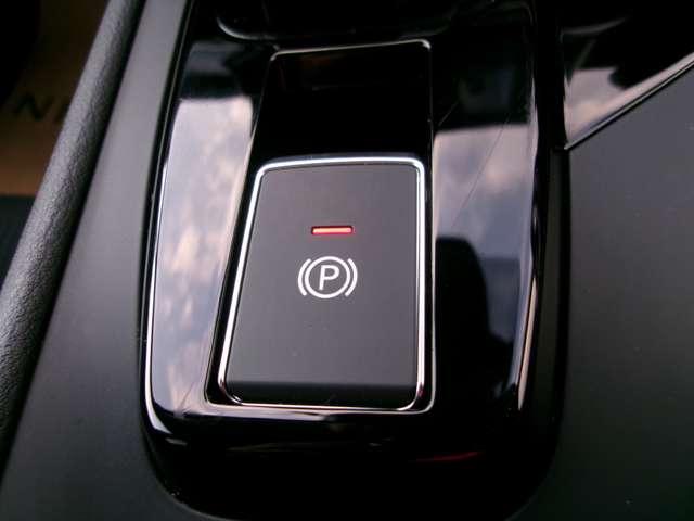 ノート １．２　Ｘ　メモリーナビＴＶ　リアカメラ　衝突被害軽減ブレ－キ　全方位カメラ　ＥＴＣ付　ＬＥＤヘッドライト　レーンアシスト　インテリジェントキー　ワンオーナー　ドラレコ　アイドリングストップ　盗難防止システム　ワンセグＴＶ　ＡＢＳ（17枚目）