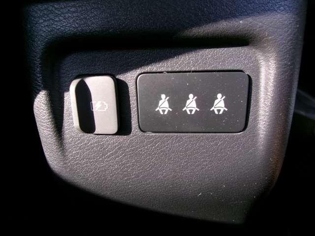 キックス １．２　Ｘ　（ｅ－ＰＯＷＥＲ）　メモリーナビＴＶ　メモリーナビＴＶ　アラウンドビューモニター　寒冷地仕様　追従クルコン　スマートキー　ＬＥＤヘッド　レーンアシスト　　盗難防止システム　ＥＴＣ　サイドエアバッグ　アルミ　ＡＡＣ　Ｉストップ（32枚目）