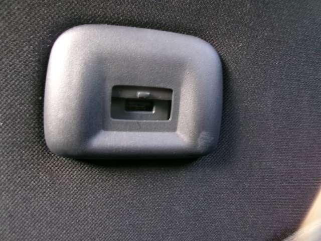 セレナ １．２　ｅ－ＰＯＷＥＲ　ハイウェイスター　Ｖ　メモリーナビＴＶ　ＭＭ５２１Ｄ－Ｌ　スマートキープッシュスタート　左右パワースライドドア　エマージェンシーＢ　助手席エアバッグ　ＡＷ　ワンオーナー車　３列シート　ＥＴＣ車載器　ウォークスルー　ＬＫＡ（32枚目）