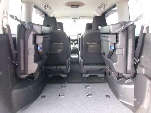 セレナ １．２　ｅ－ＰＯＷＥＲ　ハイウェイスター　Ｖ　メモリーナビＴＶ　ＭＭ５２１Ｄ－Ｌ　スマートキープッシュスタート　左右パワースライドドア　エマージェンシーＢ　助手席エアバッグ　ＡＷ　ワンオーナー車　３列シート　ＥＴＣ車載器　ウォークスルー　ＬＫＡ（37枚目）