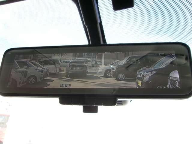 �C���e���W�F���g�E���[���~���[�B���[���~���[�ɁA�����J�����̎ԗ�����f����\���B���E���̐V�Z�p�ŁA�ו���l�Ō����Â炩����������E���N���A�ɁI