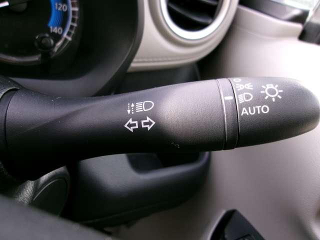 デイズ 660 X メモリーナビTV アラウンドビューモニター アイドリングストップ付き 地デジフルセグ ETC付き エマ-ジェンシ-ブレ-キ オートハイビーム インテリキ- 運転席エアバッグ バックモニタ 車線逸脱警報(16枚目)