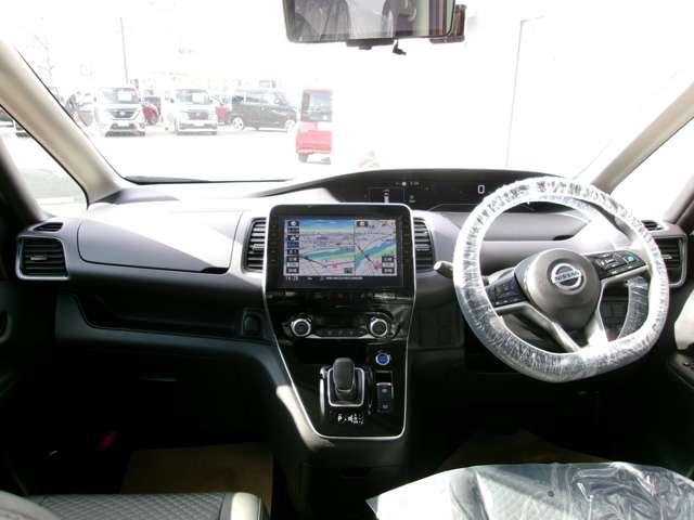 �K���X�ʐς̍L�������́I���E�̑傫���Ǝԓ��̖��邳�ŁA�Ƒ��݂�Ȃ��킭�킭�����Ԃł��i�O�O�j