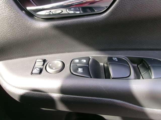 �p���[�E�B���h�X�C�b�`�ł��A���삵�₷���đ�Ϗ�����܂��B