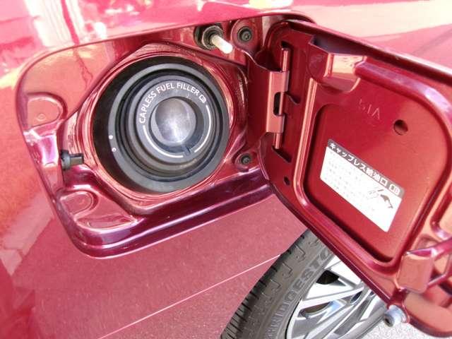 �R������������Ƃ��́A�t�^���J���ċ������ɂ��̂܂܃m�Y�����������ނ����B�R���L���b�v���Ȃ��V�\���ŁA�L���b�v���񂷂��ƂȂ��ȒP�ɋ������ł��āA�������܂���B