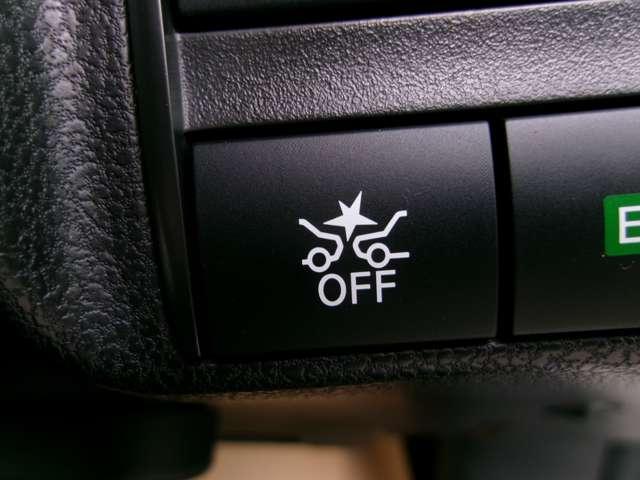 �Փ˔�Q�y���u���[�L�@�\���ځI�Փ˂̉\�������܂�ƃ��[�^�[���̌x������u�U�[�ł��m�点�B����A�h���C�o�[�����S�Ɍ����ł��Ȃ������ꍇ�ɂ́A�����I�ɋً}�u���[�L���쓮�����ďՓ˂����