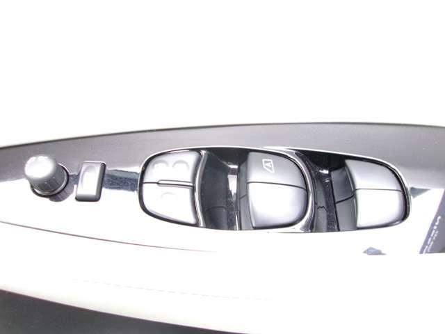 �p���[�E�C���h�E�Ȃ̂ŁA�^�]���ł����S�ɑ��̊J���ł��܂���I