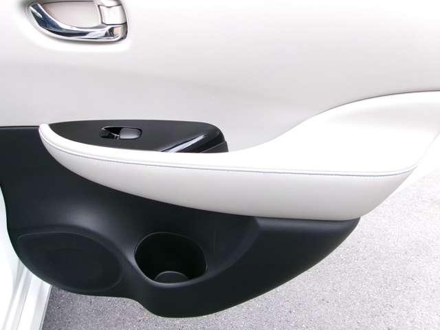 ��ȃg�����ɁA�h�����N�z���_�[�����Ă܂��B