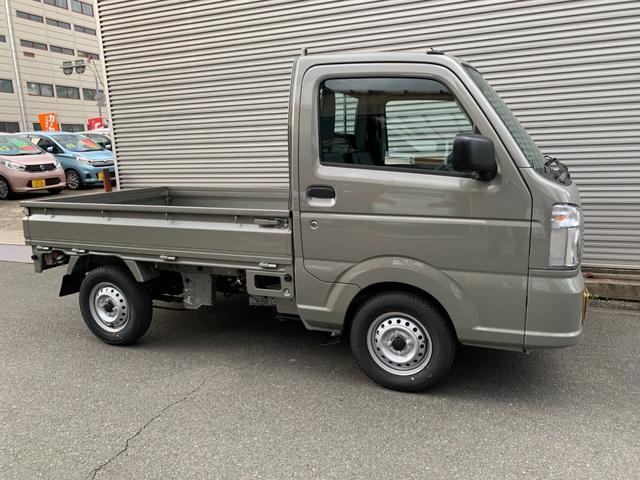 キャリイトラック ＫＣエアコン・パワステ　届出済未使用車　５年１０万ｋｍ全国スズキメーカー保証付き　２ＷＤ　４ＡＴ　キーレス　パワーウインド　リアパーキングセンサー　ＡＭＦＭラジオ　オートライト　アイドリングストップ（26枚目）
