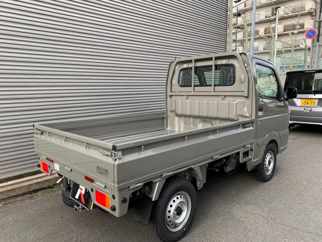 キャリイトラック ＫＣエアコン・パワステ　届出済未使用車　５年１０万ｋｍ全国スズキメーカー保証付き　２ＷＤ　４ＡＴ　キーレス　パワーウインド　リアパーキングセンサー　ＡＭＦＭラジオ　オートライト　アイドリングストップ（29枚目）