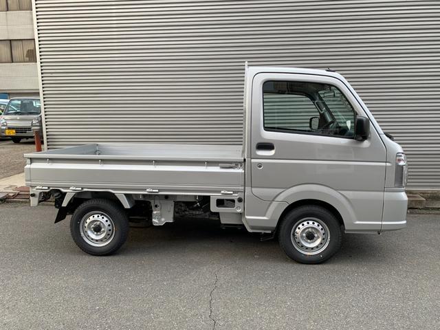 キャリイトラック ＫＣエアコン・パワステ　届出済未使用車　５年１０万ｋｍ全国スズキメーカー保証付き　４ＷＤ　５ＭＴ　キーレス　パワーウインド　リアパーキングセンサー　ＡＭＦＭラジオ　オートライト　アイドリングストップ（26枚目）