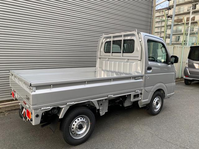 キャリイトラック ＫＣエアコン・パワステ　届出済未使用車　５年１０万ｋｍ全国スズキメーカー保証付き　４ＷＤ　５ＭＴ　キーレス　パワーウインド　リアパーキングセンサー　ＡＭＦＭラジオ　オートライト　アイドリングストップ（27枚目）