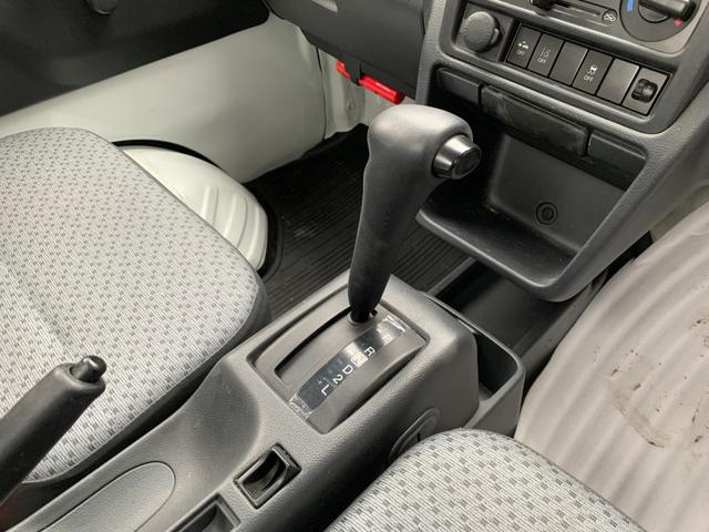 NT100クリッパートラック DX セーフティパッケージ ブレーキサポート タイヤ新品4本交換済み AMFMラジオ Wエアーバック ABS エアコン パワステ 2WD AT(16枚目)