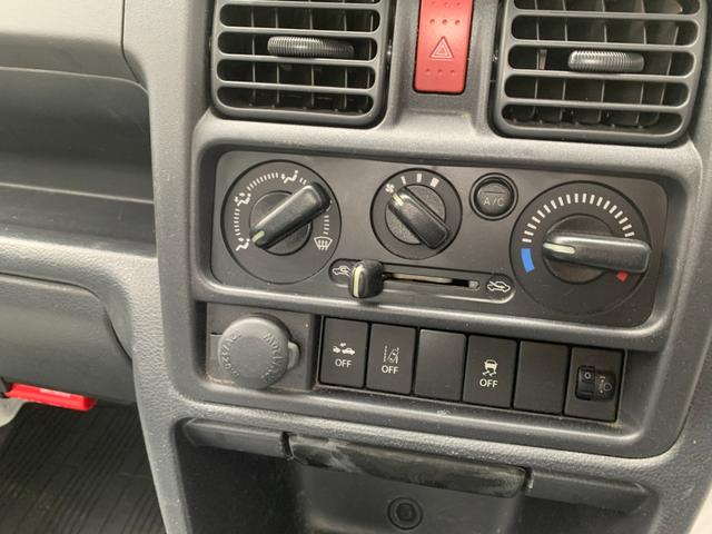 NT100クリッパートラック DX セーフティパッケージ ブレーキサポート タイヤ新品4本交換済み AMFMラジオ Wエアーバック ABS エアコン パワステ 2WD AT(19枚目)