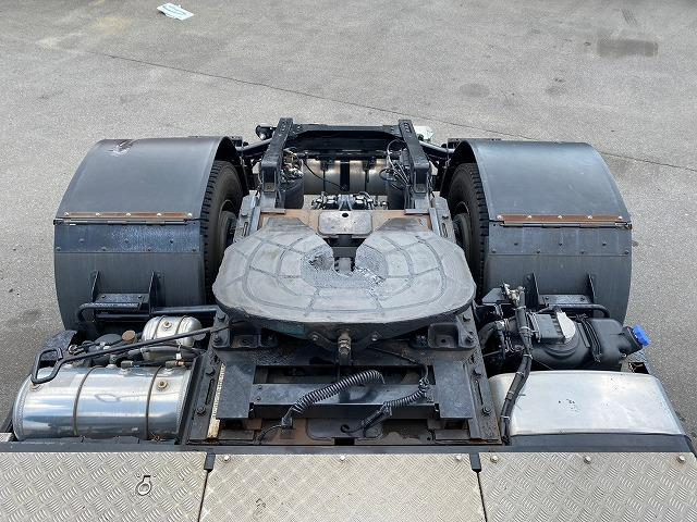 ギガ 　Ｈ２３年式　いすゞ　トラクターヘッド　第５輪　移動式カプラー　スライドカプラー　ハイルーフ　後輪エアサス　シングルヘッド　大型（16枚目）